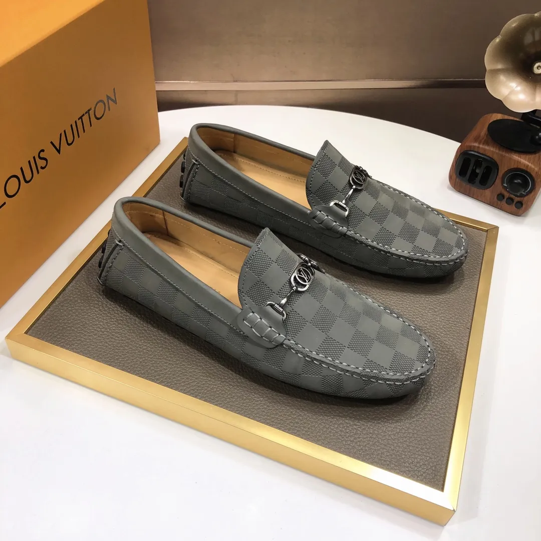 Men's men's shoes 💰420💰 [LV Doudou shoes] (water-dyed cowhide lining) new model is on the market, available on the official website. The new Doudou shoes are processed into single-color materials, and the uppers are made of imported cowhide material. The body of the shoe is fully hemmed with mark thread, and is lined with imported original cowhide leather. The elegant shoe shape is super suitable for all-matching, and the size is 38-44.